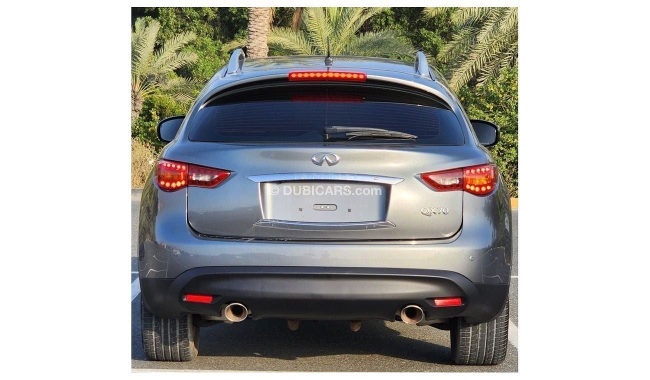 إنفينيتي QX70