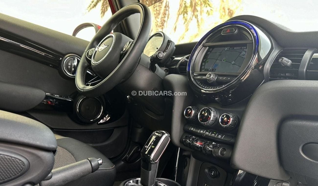 Mini Cooper Std 5-Doors | 1.5L | GCC | Under Warranty