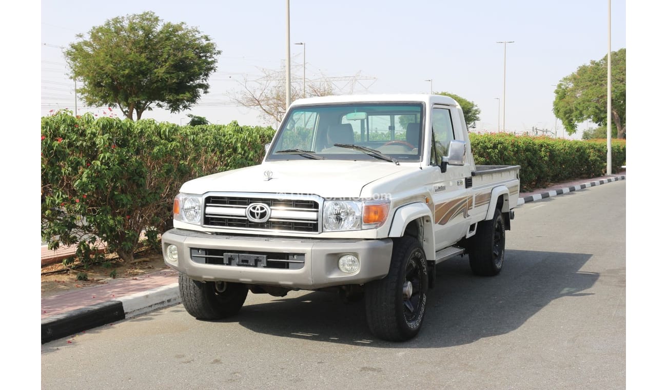 Toyota Land Cruiser Pick Up DLX Alloy Wheels 4.0L