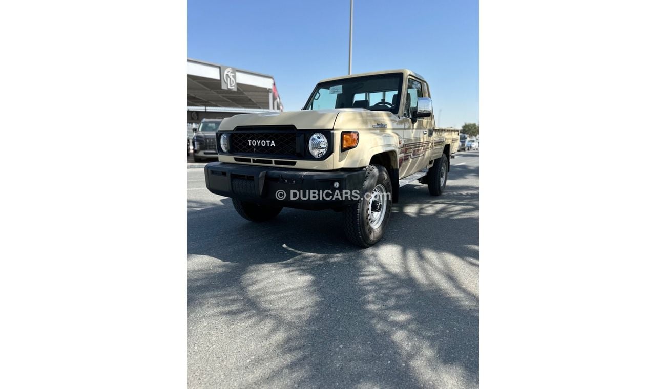 تويوتا لاند كروزر بيك آب Toyota Land Cruiser lc79 petrol Automatic  Model 2024