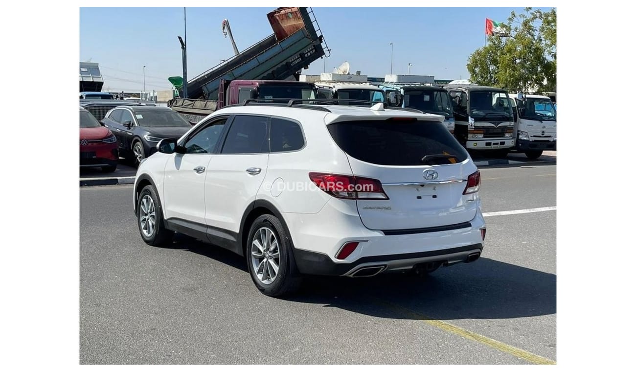 Hyundai Grand Santa Fe 7 setters HYUNDAI SANTA FE 2017 IMPORTED FROM USA VERY CLEAN CAR INSIDE AND OUTSIDE FOR MORE INFORMA