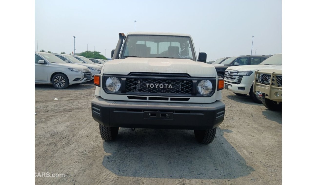 Toyota Land Cruiser Pick Up Single Cab - 4.2L Diesel Manual - 6 Cylinders - White