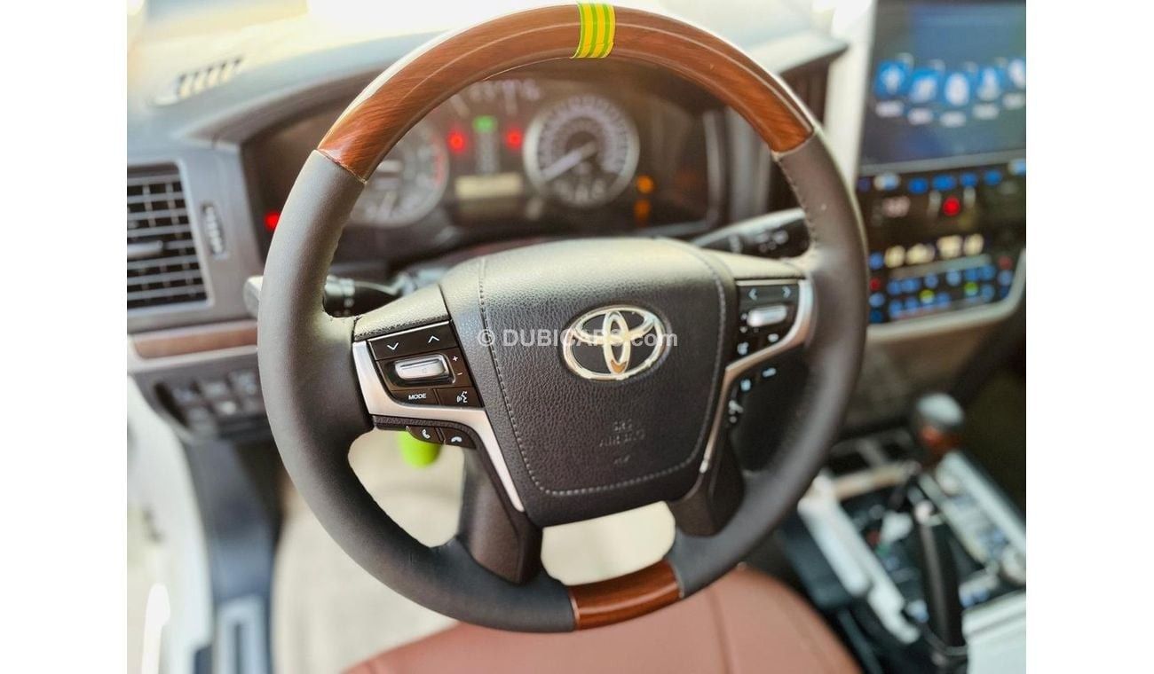 تويوتا لاند كروزر Toyota landcuriser GXR V8 2019 Full Option