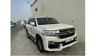 Toyota Land Cruiser VXR V8 5.7L