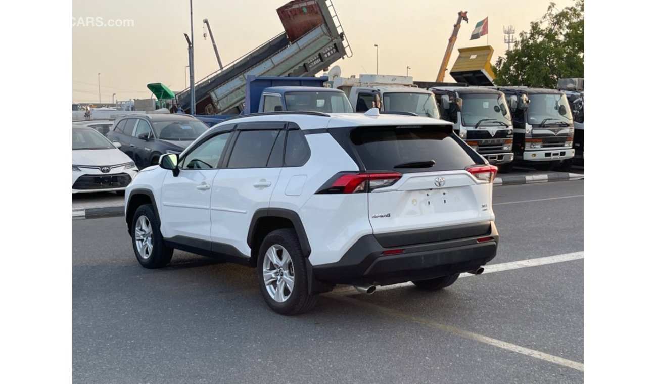 تويوتا راف ٤ 2021 TOYOTA RAV4 XLE 4x4 IMPORTED FROM USA