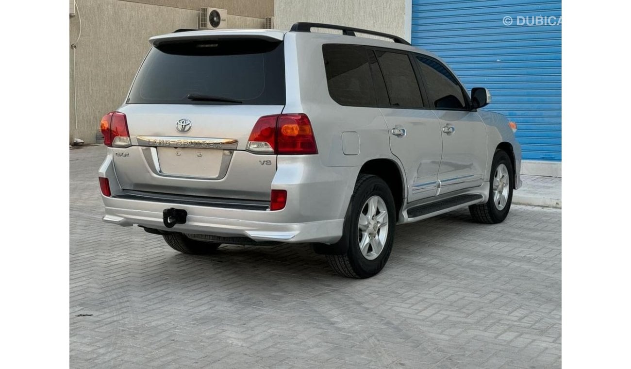 Toyota Land Cruiser تويوتا لاندكروزر GXR V8 خليجي 2012 محول 2015