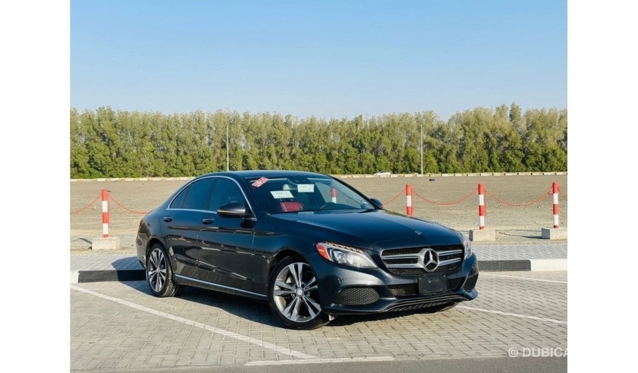 مرسيدس بنز C 300 لاكجري