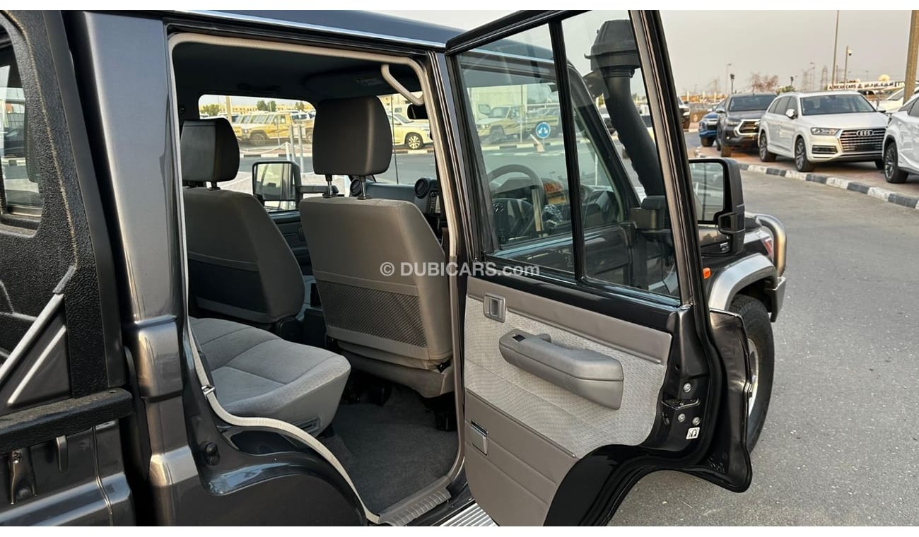 Toyota Land Cruiser Pick Up Double Cabin