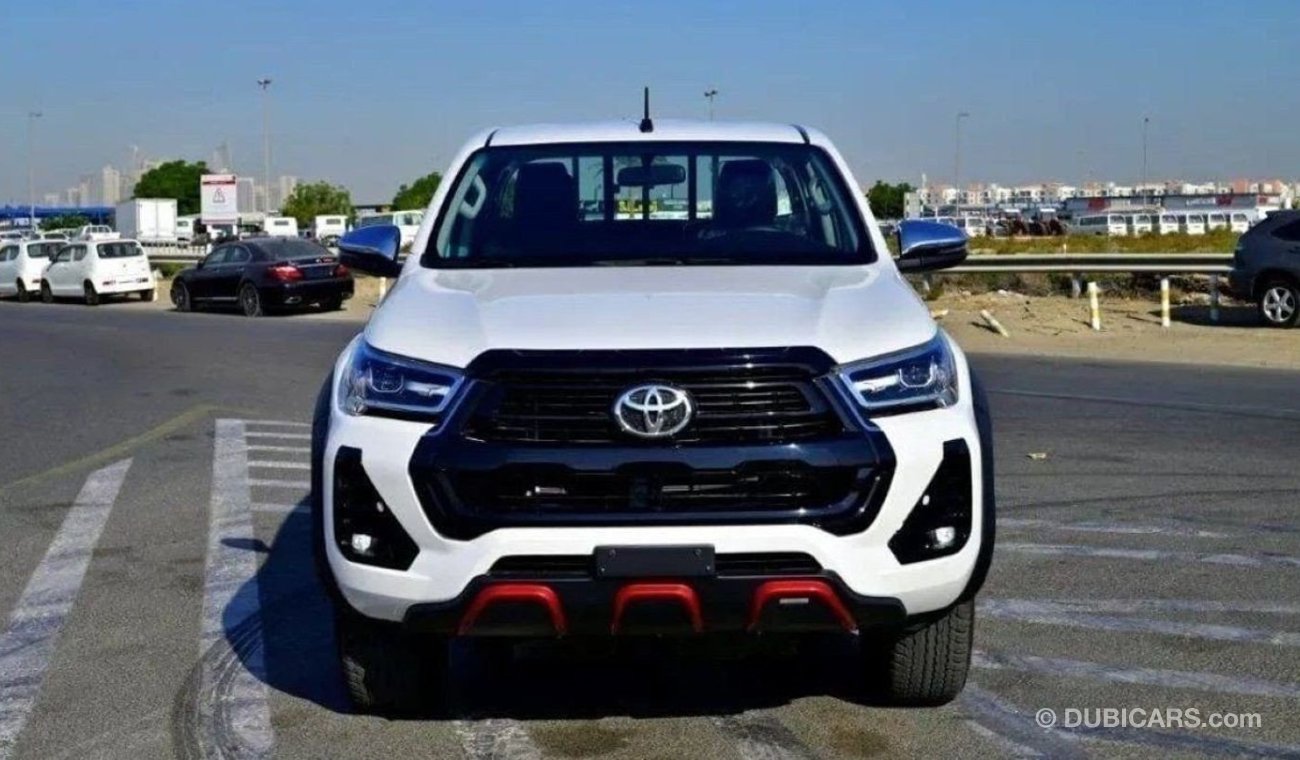 تويوتا هيلوكس HILUX SR5 4.0LM V6 PETROL