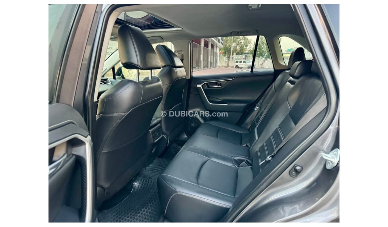 Toyota RAV4 2019 LIMITED AWD SUNROOF UAE PASS