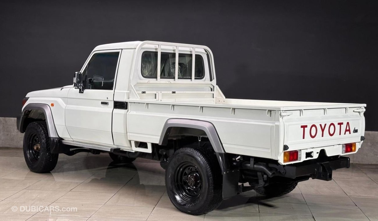 تويوتا لاند كروزر بيك آب Toyota Land Cruiser pickup 2015 model RHD