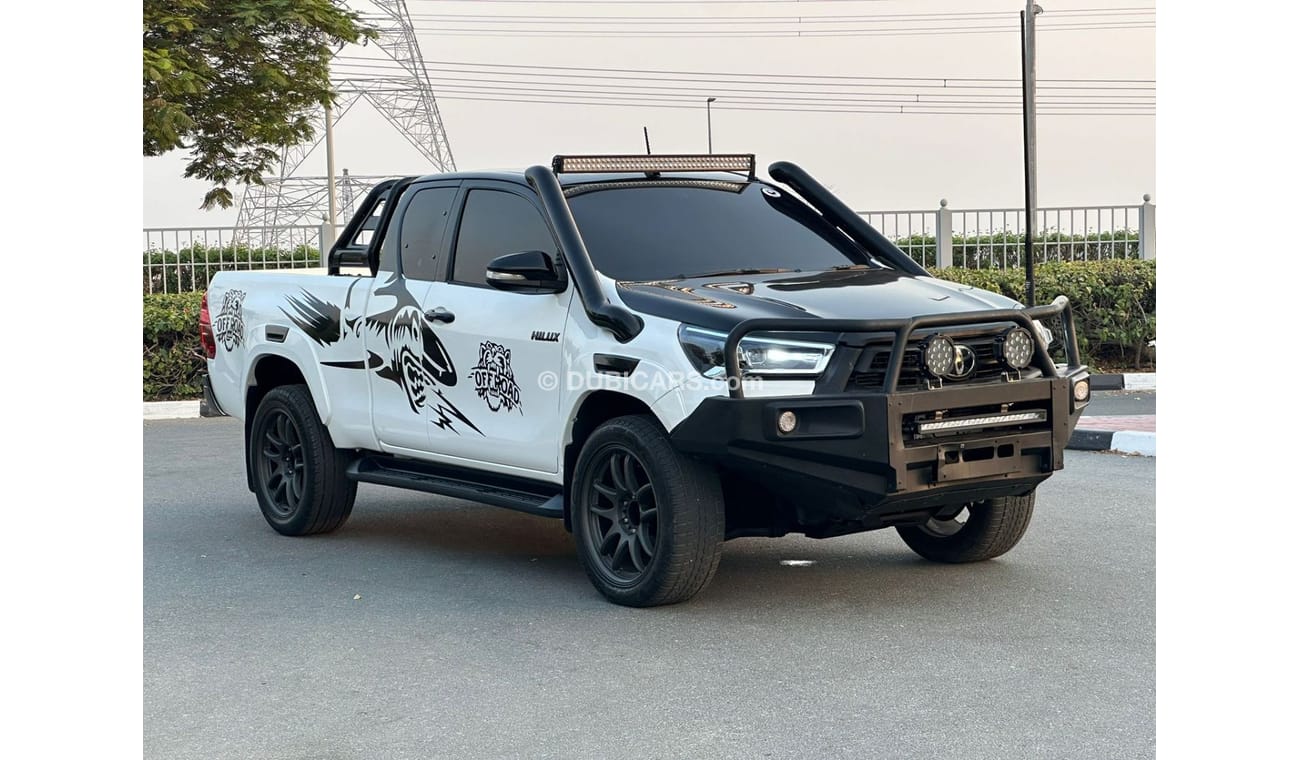 Toyota Hilux SMART CAB | 2017 | RHD | 2.8L MANUAL DIESEL ENGINE | BULL BAR | DUAL AIR SNORKEL