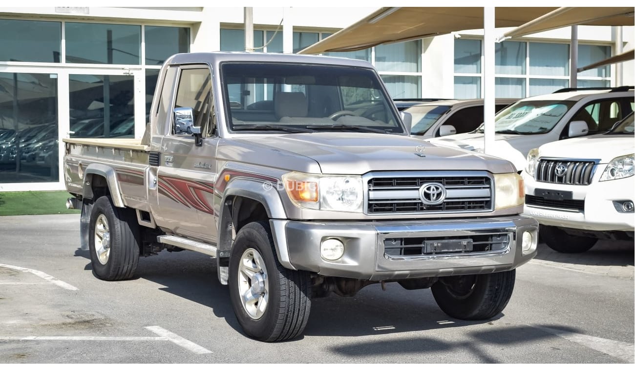 Toyota Land Cruiser Pick Up LX V6