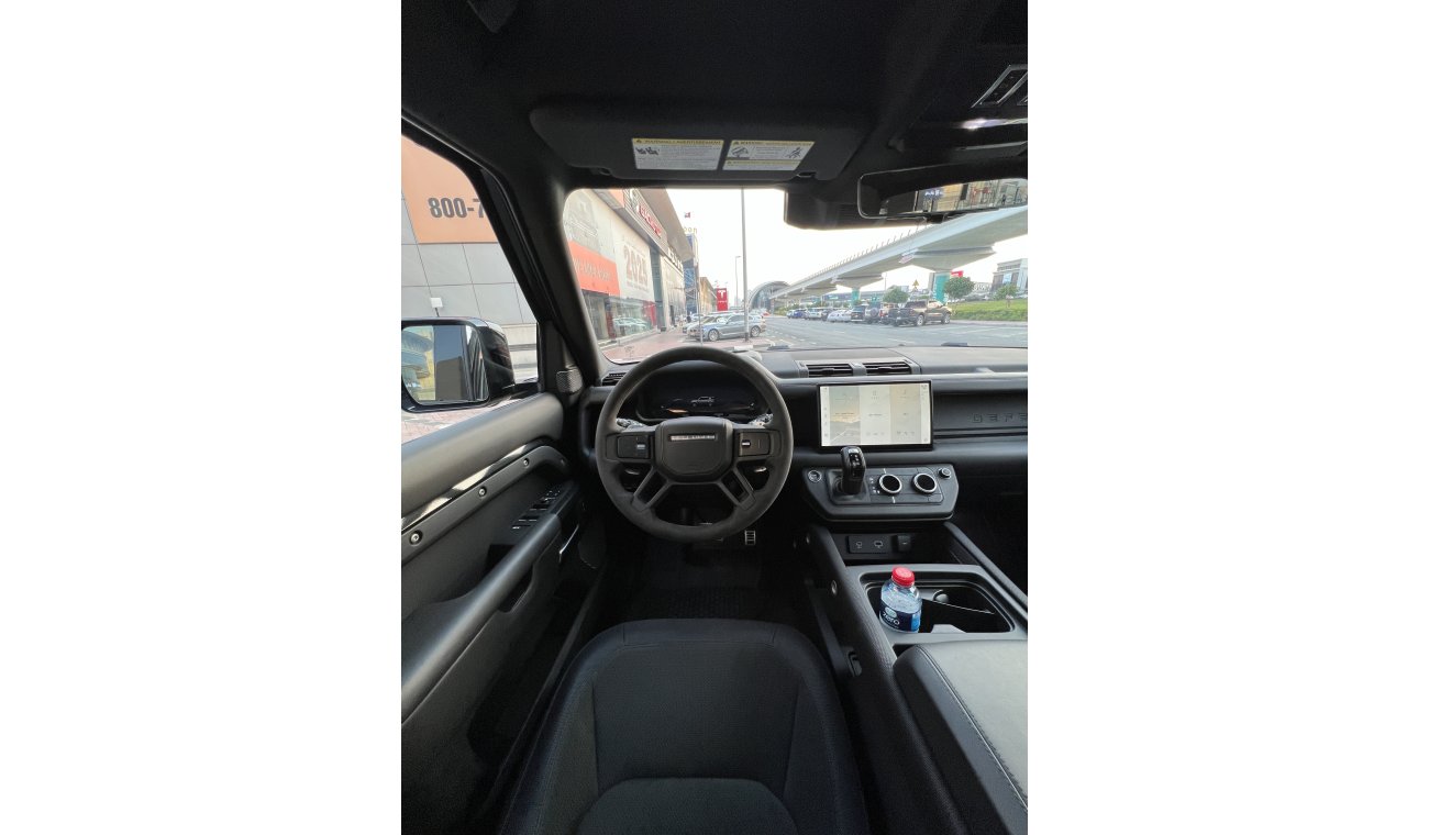 Land Rover Defender P525 110 5.0L (5 Seater)