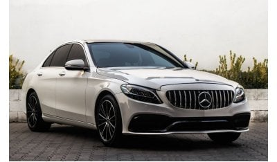 مرسيدس بنز C 300 لاكجري