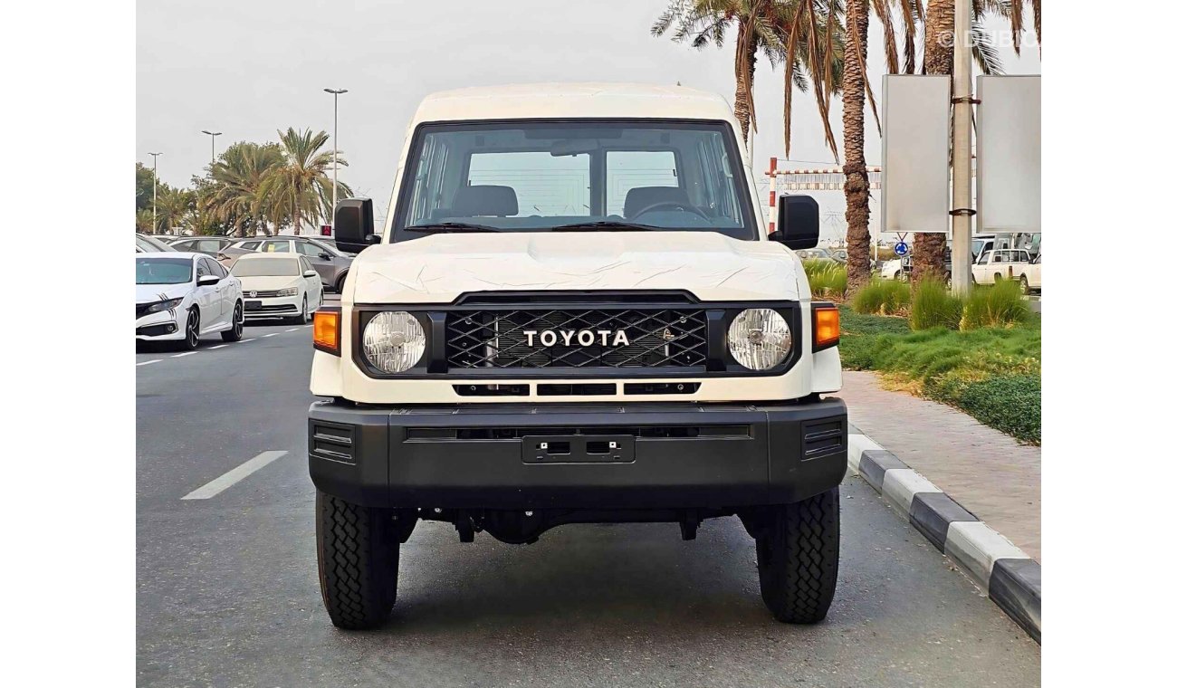 تويوتا لاند كروزر هارد توب (70 Series) 4.0L V6 Petrol / M/T, Power Windows, 4WD