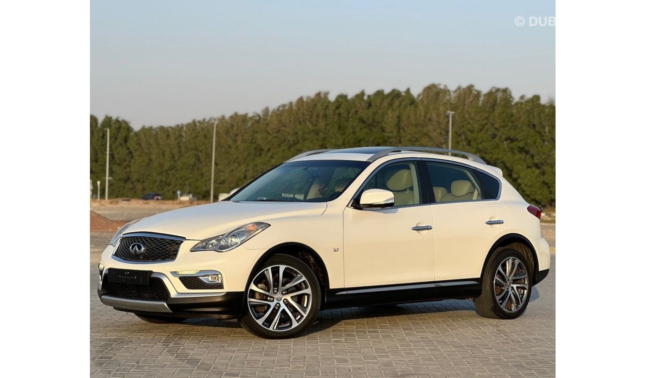 إنفينيتي QX50 لاكجري