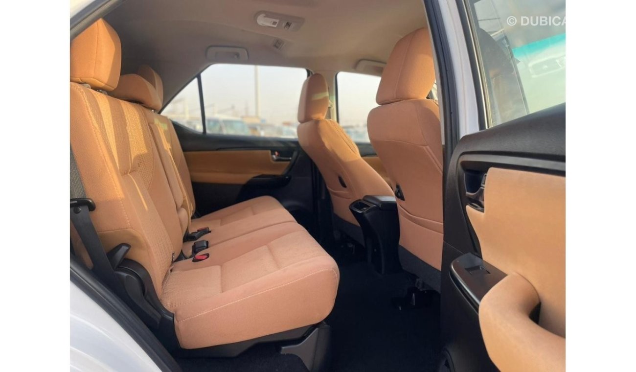 تويوتا فورتونر 2019 Toyota Fortuner EX.R 2.7L V4 - AWD 4x4 - 7 Seater Gcc Specs -