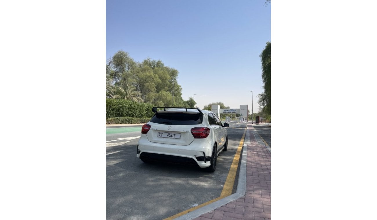 مرسيدس بنز A 45 AMG