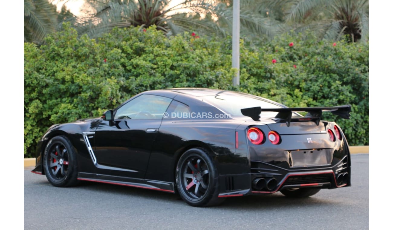 Nissan GTR NISSAN GTR BLACK EDITION GCC 2016  BODYKIT NISMO  FULL OPTION  FULL CARBON FIBER