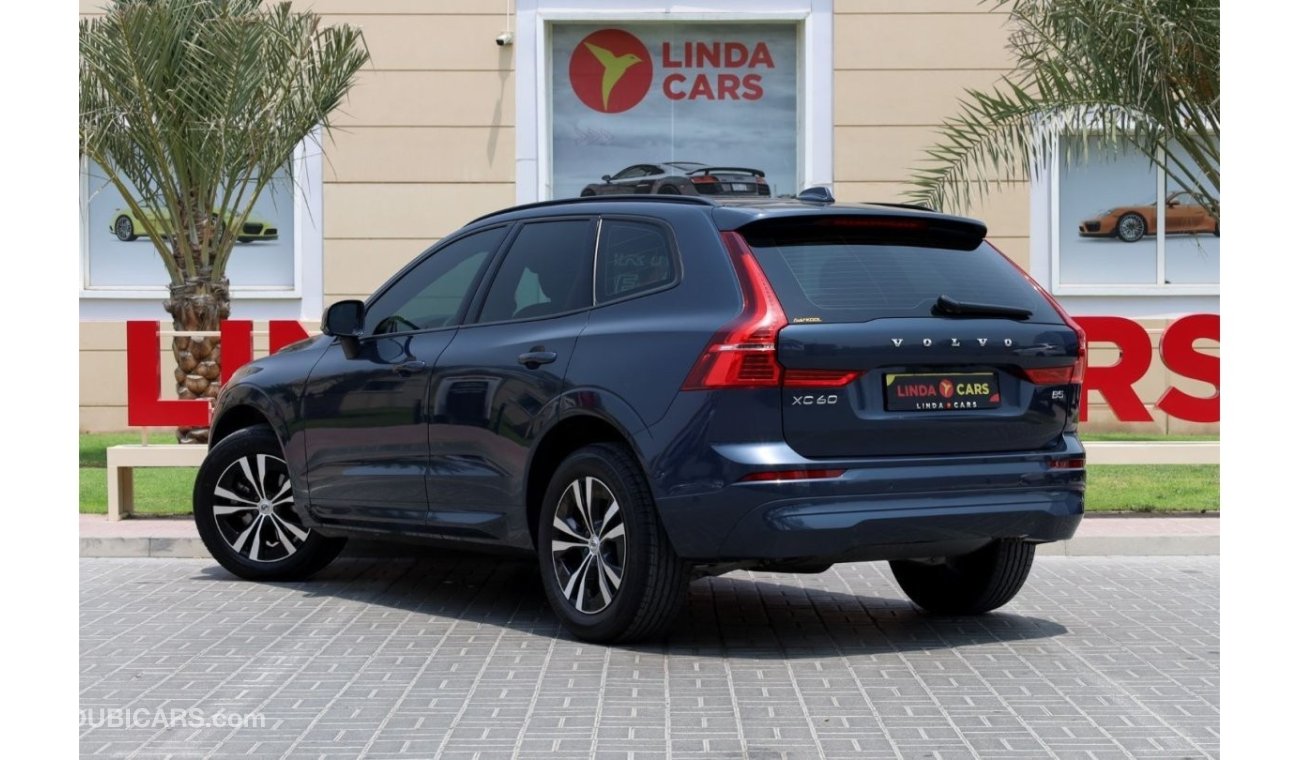 فولفو XC 60 Volvo XC60 B5 Momentum 2022 GCC under Agency Warranty and Service Contact with Flexible Down-Payment