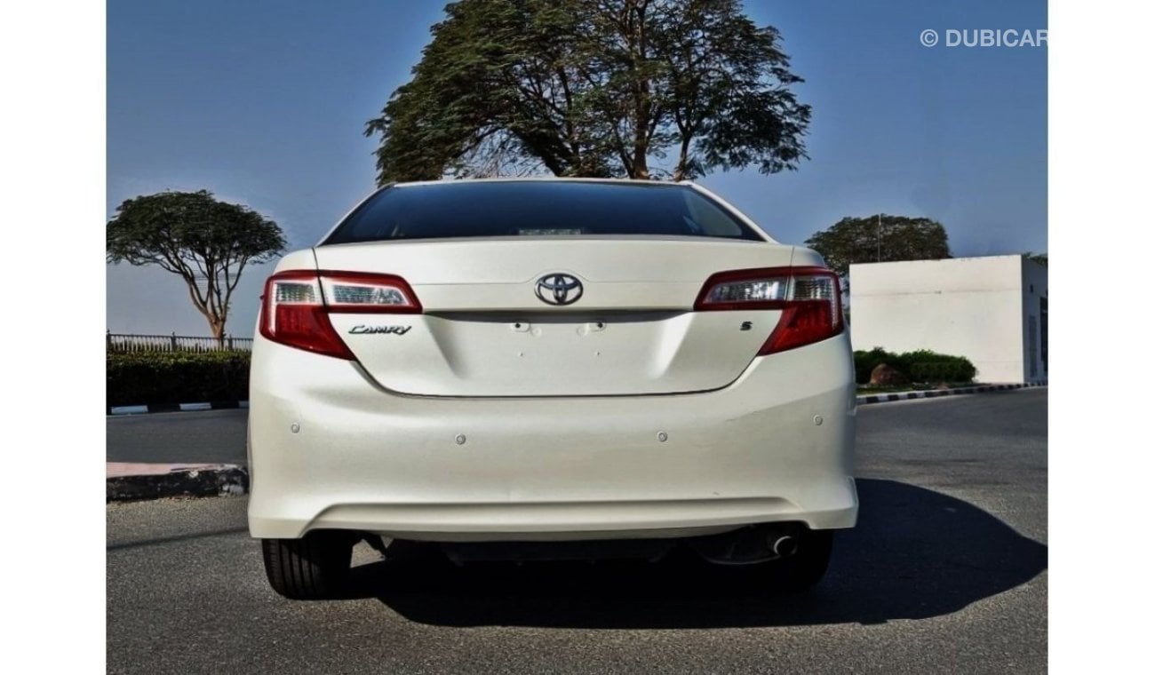 Toyota Camry Premium Original paint - 103,000km - perfect in and out