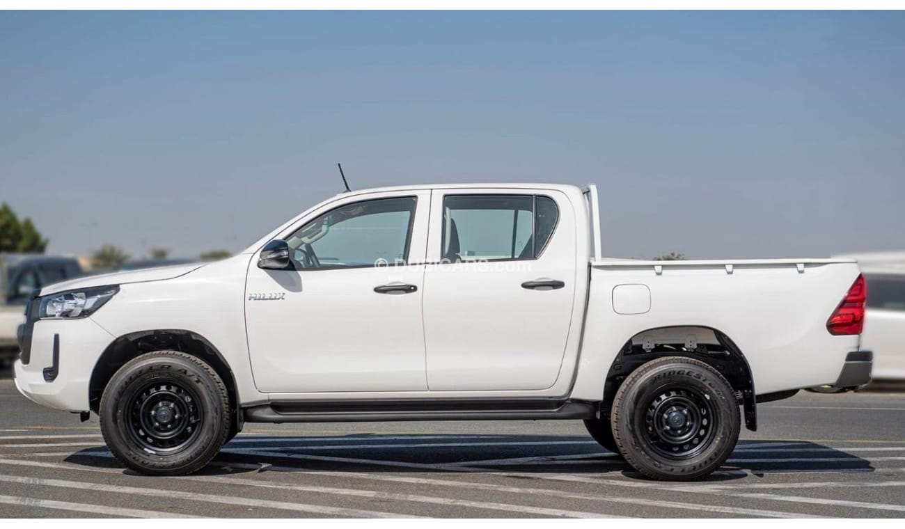 تويوتا هيلوكس HILUX 2.4L MED OPTION