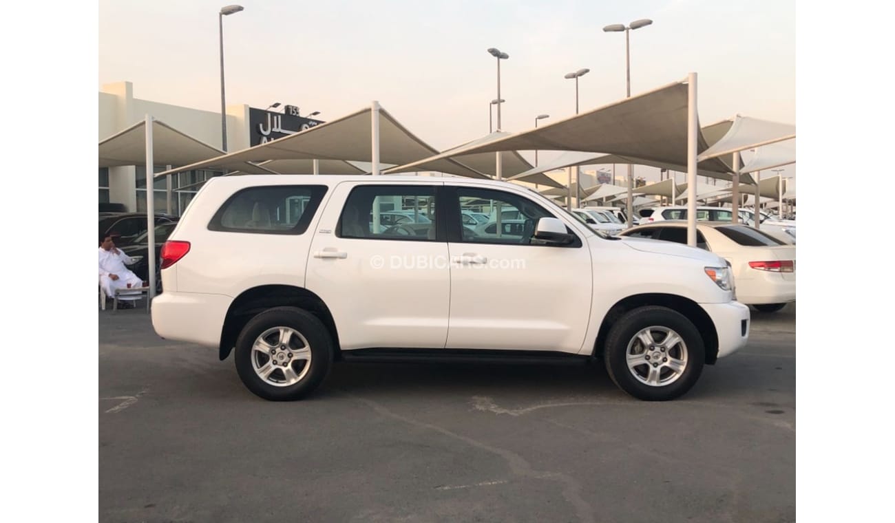 Toyota Sequoia Toyota squia model 2013 GCC car prefect cond full option  back air condition