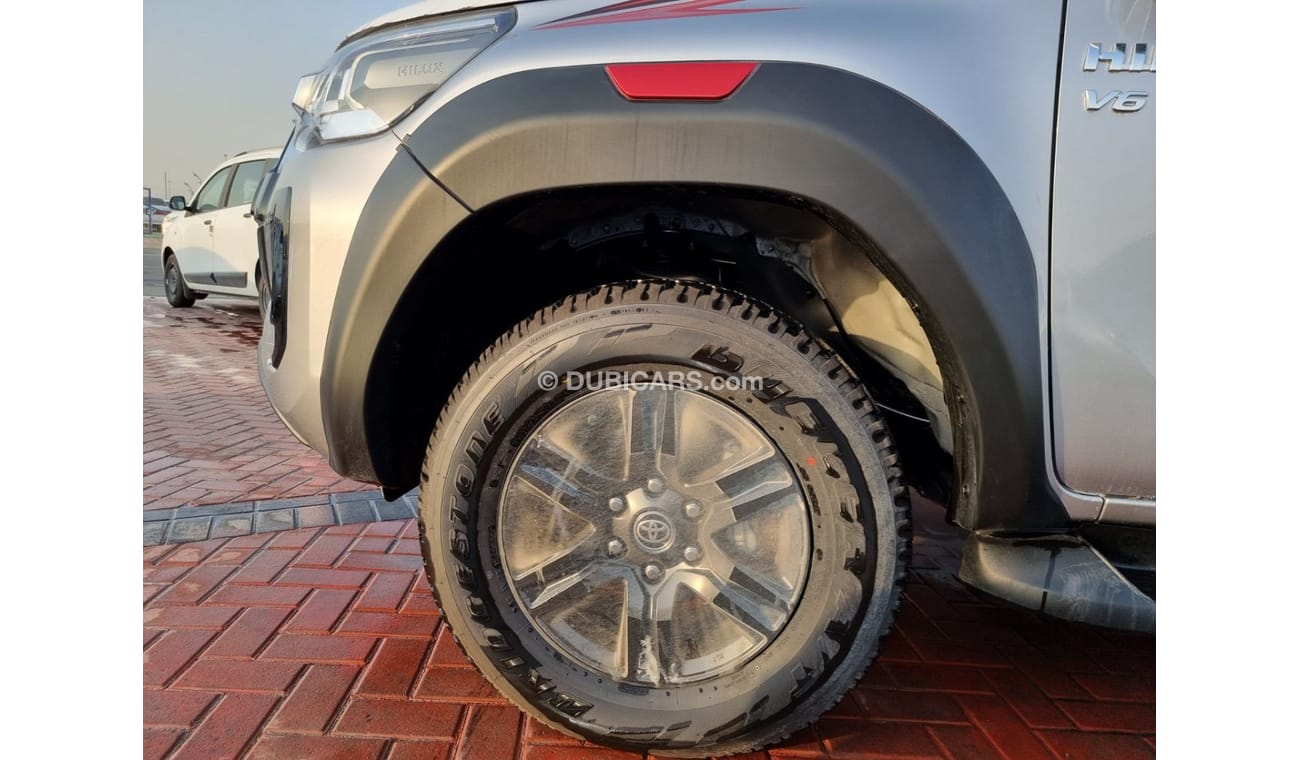 تويوتا هيلوكس HILUX SR5 4.0 V6 SILVER