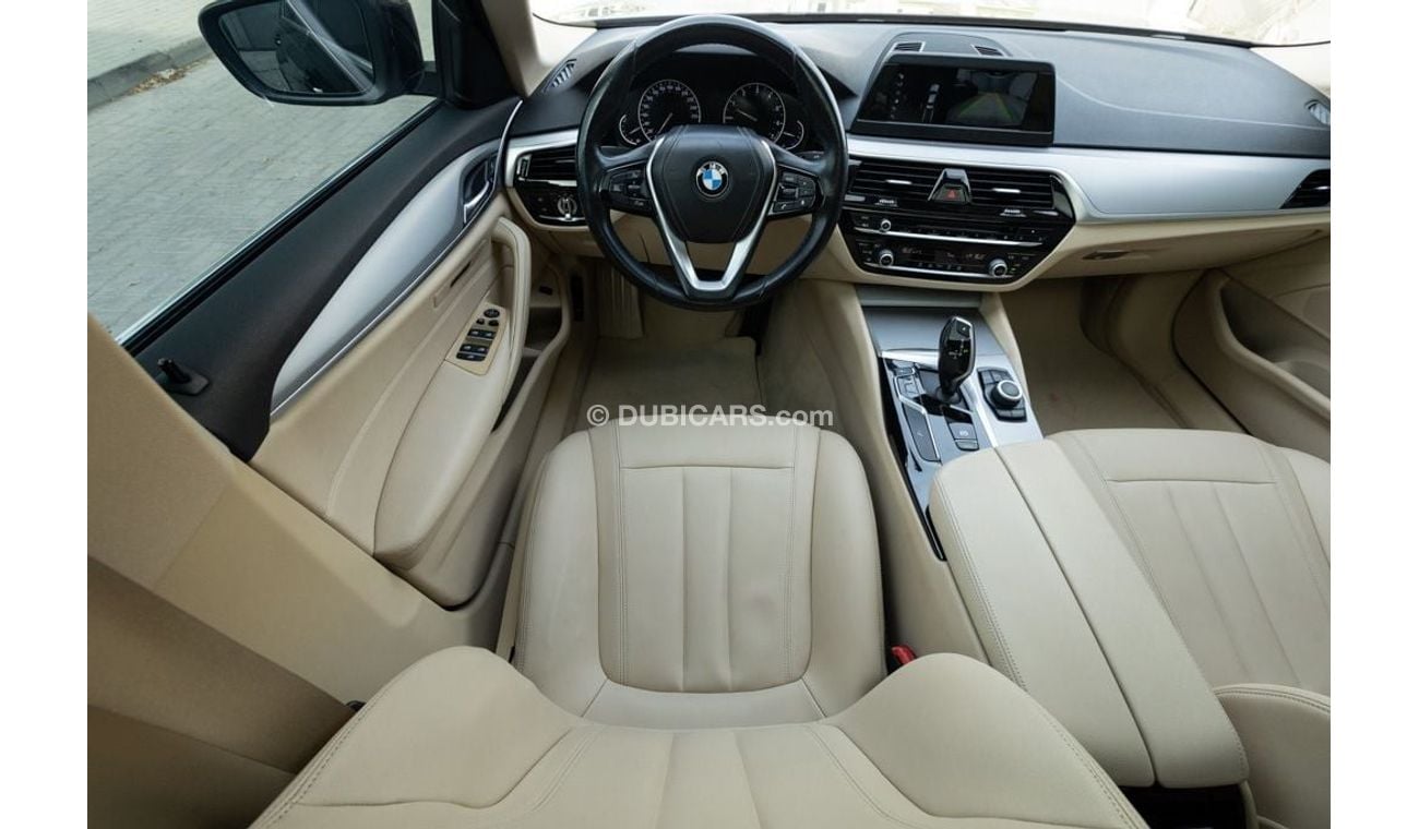 BMW 520i Std 2.0L BMW 520i 2019 GCC under Warranty with Flexible Down-Payment.