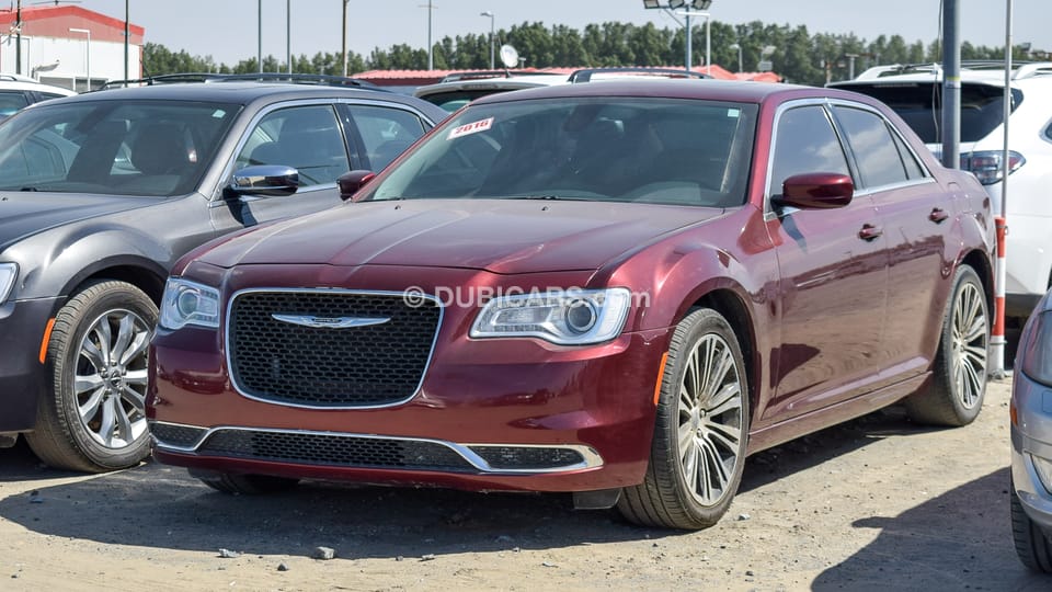 Chrysler 300 for sale: AED 40,000. Burgundy, 2016