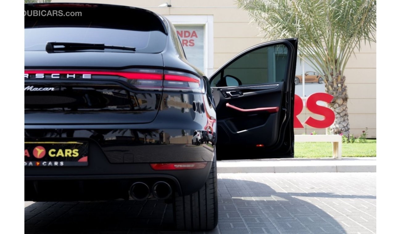 Porsche Macan std Porsche Macan 2019 GCC under Warranty with Flexible Down-Payment.