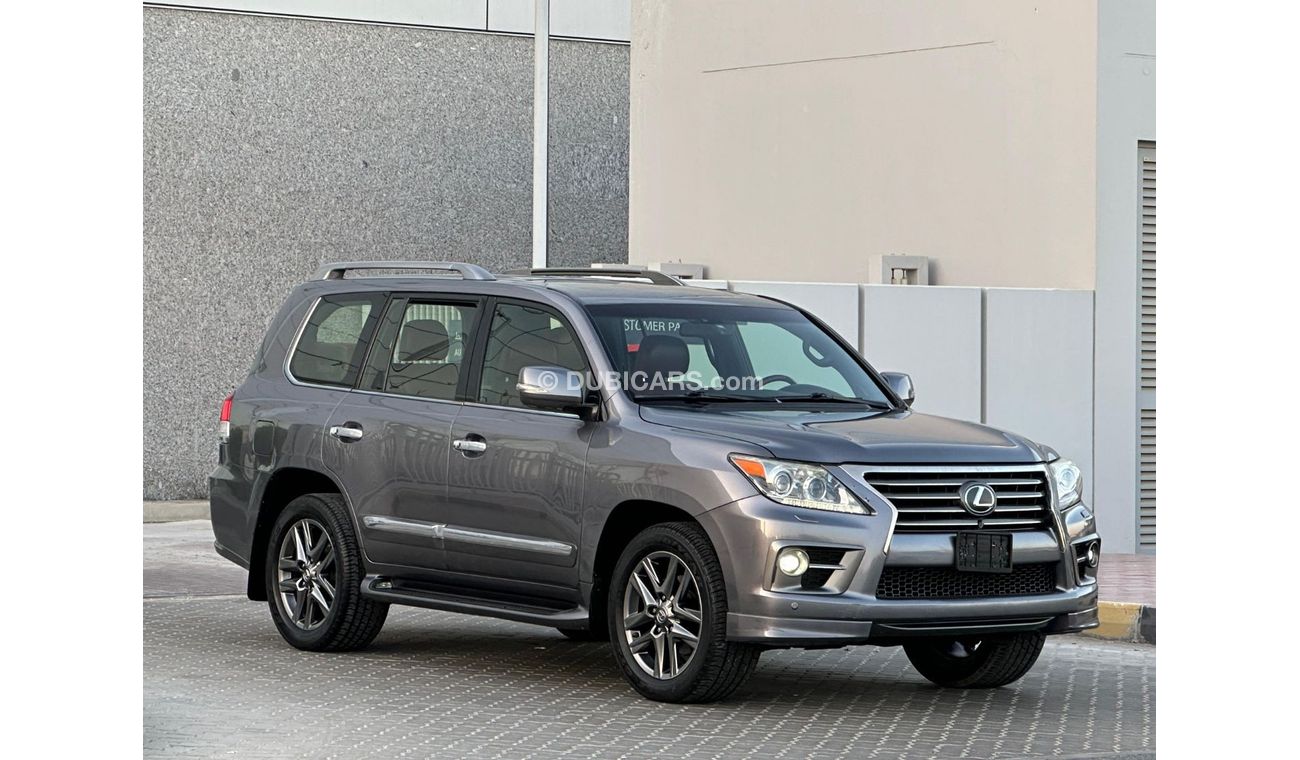 Lexus LX570 Platinum Signature 5.7L LEXUS LX570s 2014 GCC// ACCIDENTS FREE// FULL OPTIONS// PERFECT CONDITION