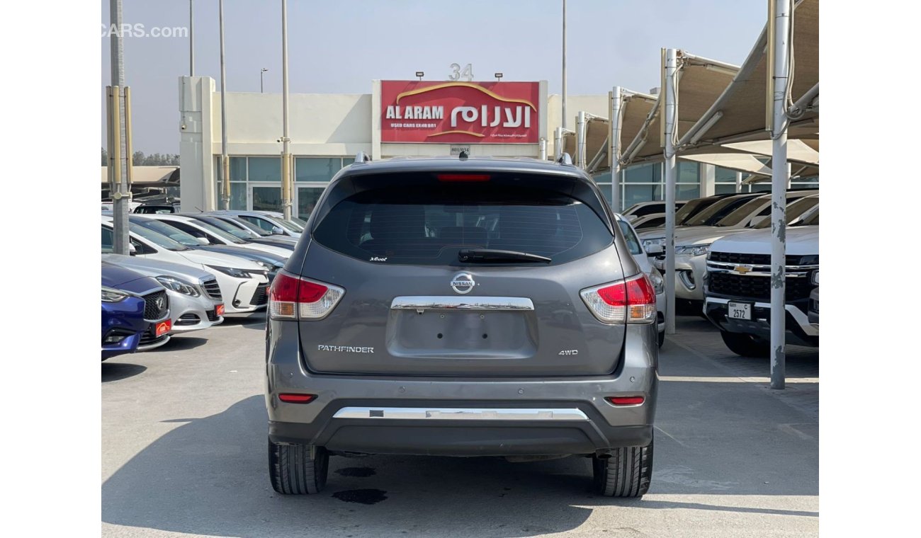 نيسان باثفايندر 2016 I 4WD I First Owner I Ref#391