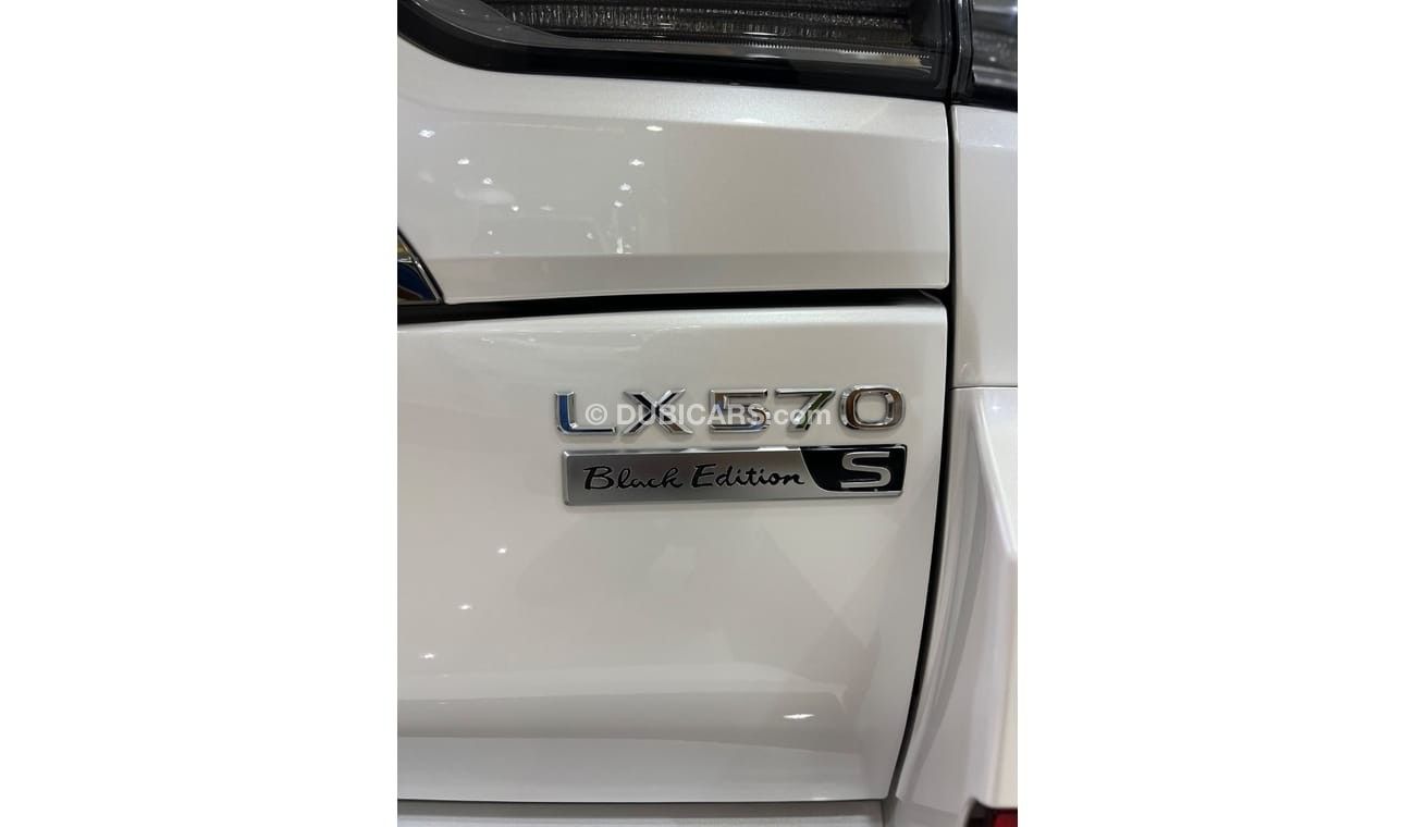 Lexus LX570 Black editionLEXUS570 S model 2021 under warranty GCC specifications only 46000km black edition