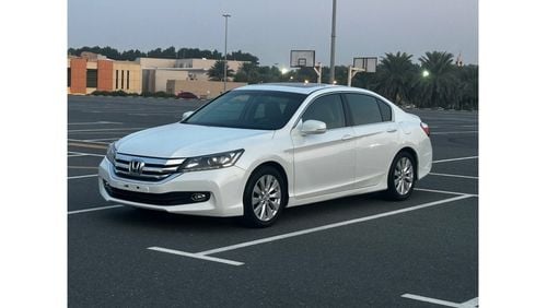 Honda Accord Sport MODEL 2016 GCC CAR PERFECT CONDITION INSIDE AND OUTSIDE FULL OPTION SUN ROOF  SCREEN FULL ELEC