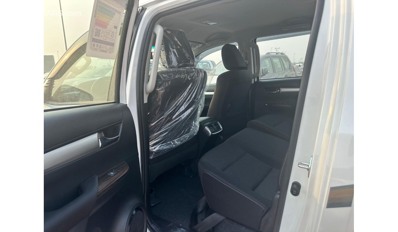 تويوتا هيلوكس TOYOTA HILUX 2.7 AT FULL OPTION 2024 WHITE WITH PUSH START