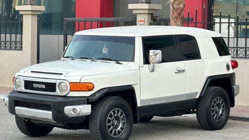 Toyota FJ Cruiser فل مواصفات خليجيه