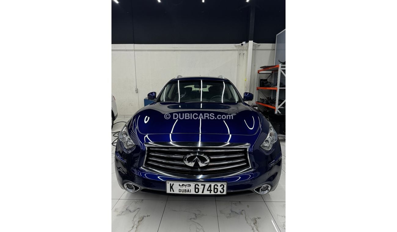 Infiniti QX70 3.7L Full Option