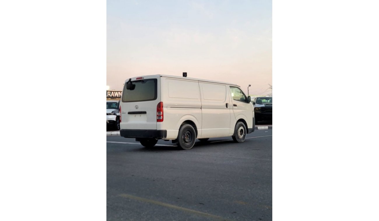 تويوتا هاياس 2023 TOYOTA HIACE STD ROOF CARGO VAN 2.7L M/T