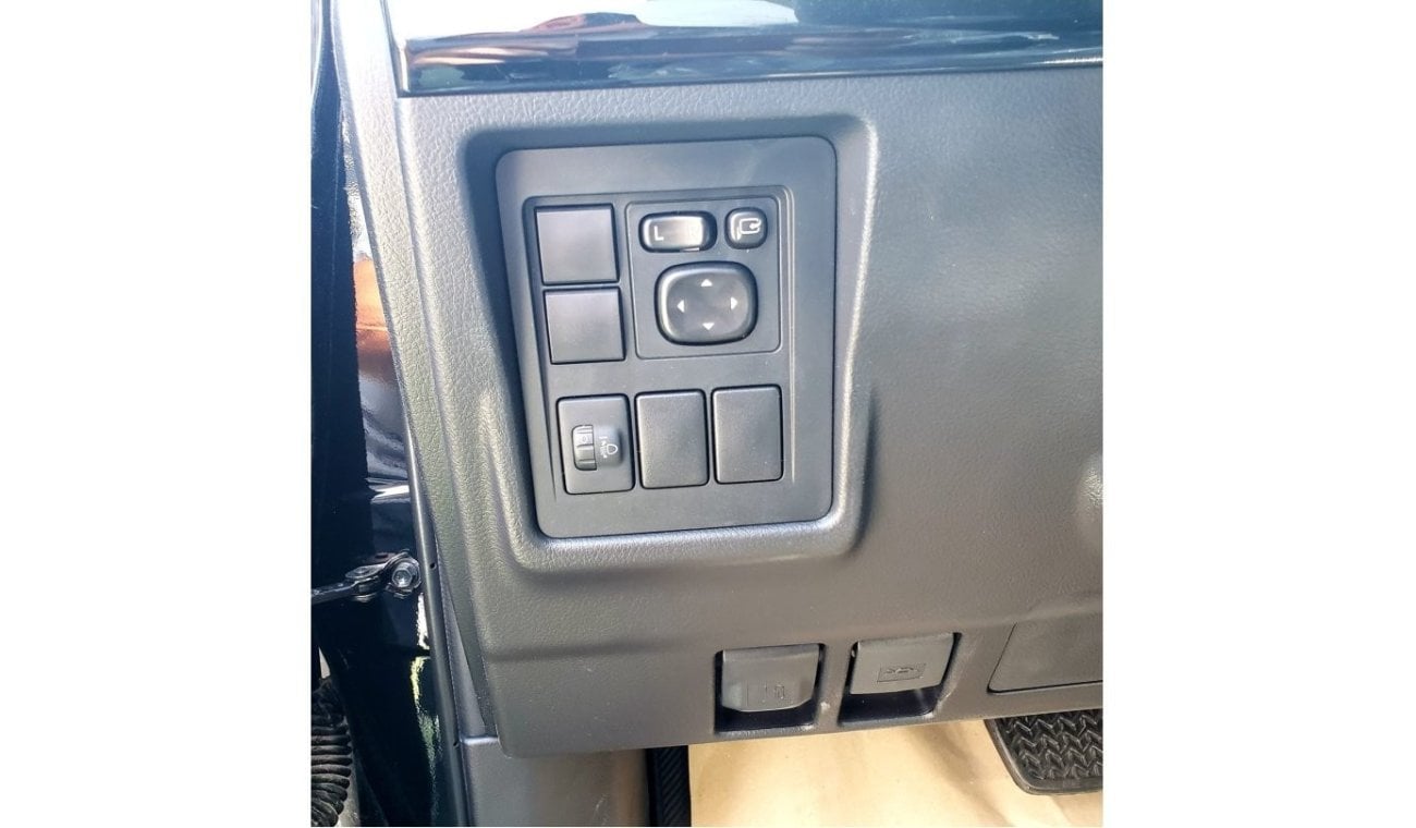 Toyota Prado TOYOTA PRADO TXL 4.0L  2023  WITH SUNROOF   PUSH  START  DIGITAL A.C