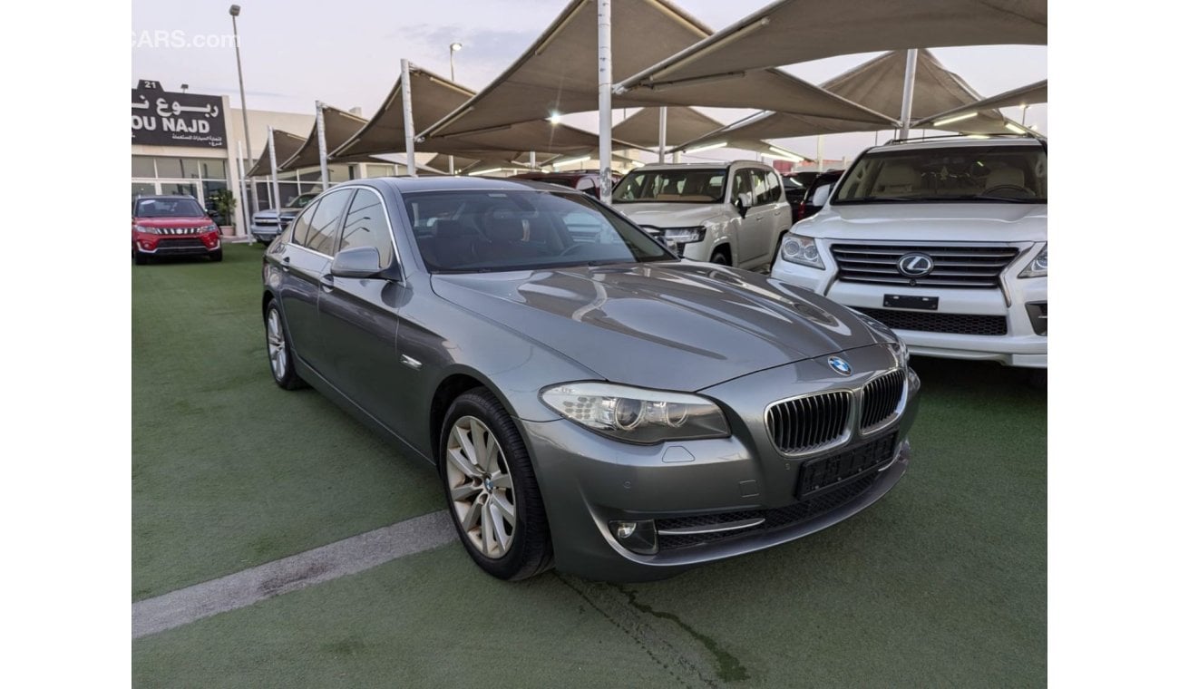 بي أم دبليو 523i BMW 523i 2012 Exclusive 2.5L - Automatic . Gasoline . Rear Wheel Drive . clean car without accident