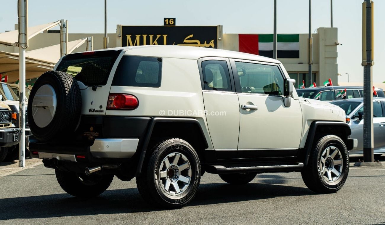 Toyota FJ Cruiser 4.0 L | V6 | 2023