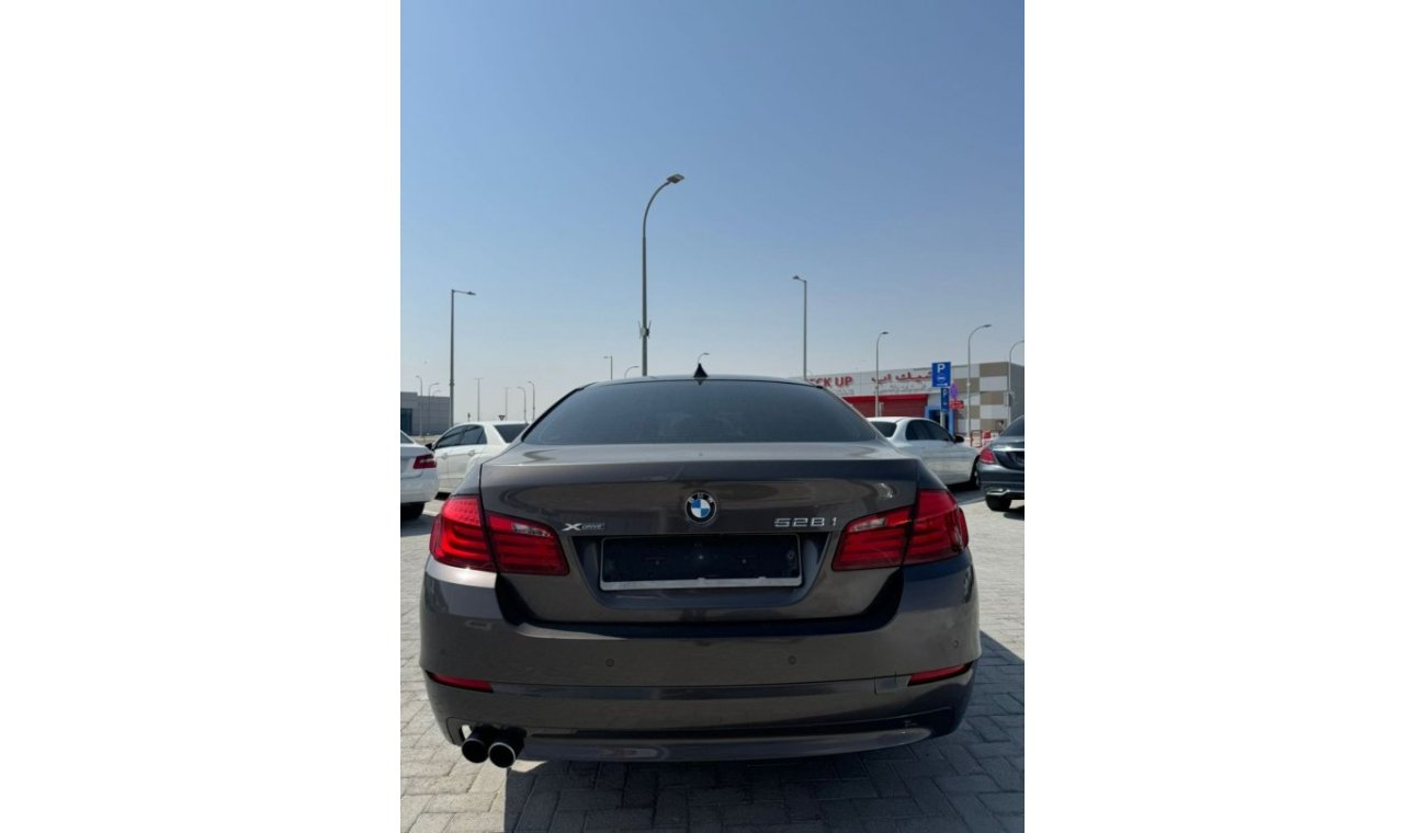 BMW 528i