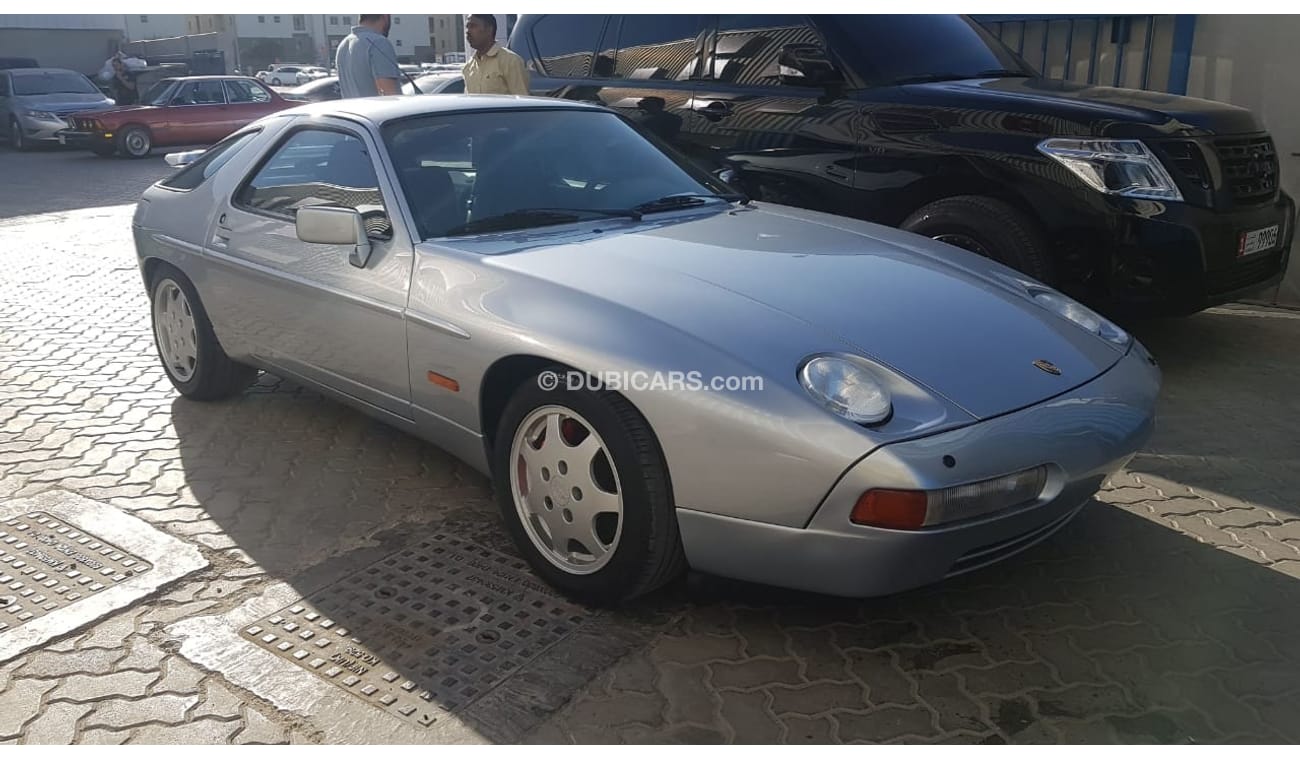 Porsche 928