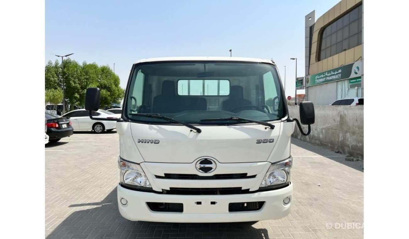 هينو 300 2024 Hino 300-Series 712 4.0-TON Payload Chassis 4.0L 4-Cyl Diesel M/T 4x2 Only for Export