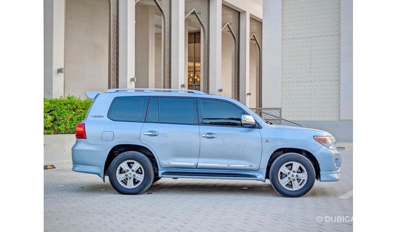 Toyota Land Cruiser 2011 V6 Full Options GCC Top Of The Range