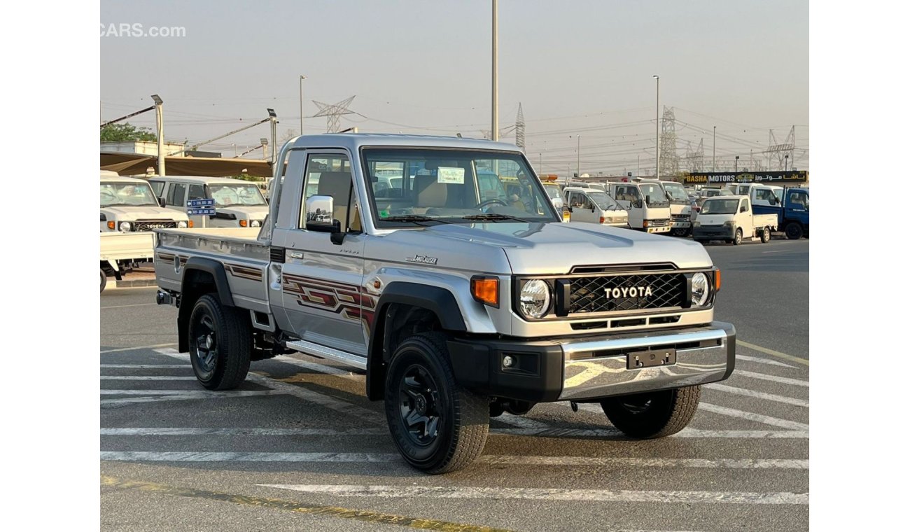 تويوتا لاند كروزر بيك آب LC79 SC PICKUP 4.0L PTR AT