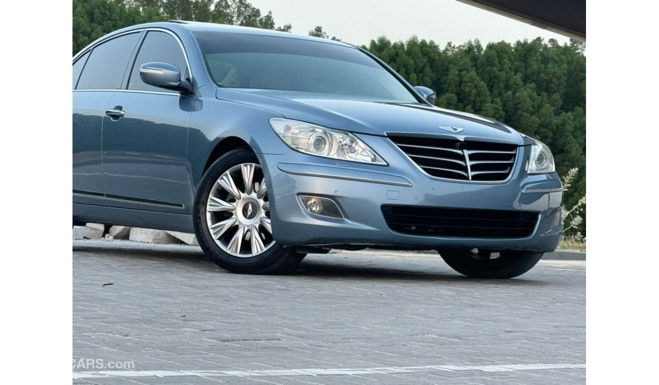 Hyundai Genesis very good condition inside and outside