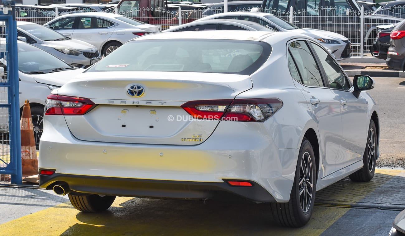 Toyota Camry LE 2.5L HYBRID